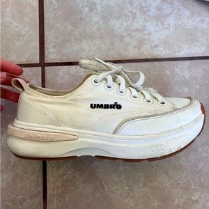 Umbro White Sneakers (US size 6 Women’s/5 Men’s)